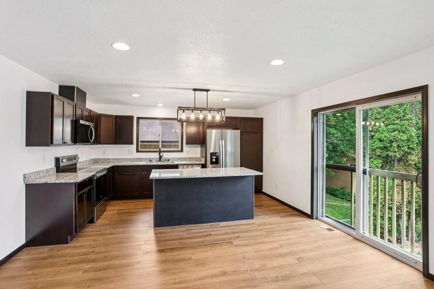 933 Beech Street, Saint Paul, MN 55106