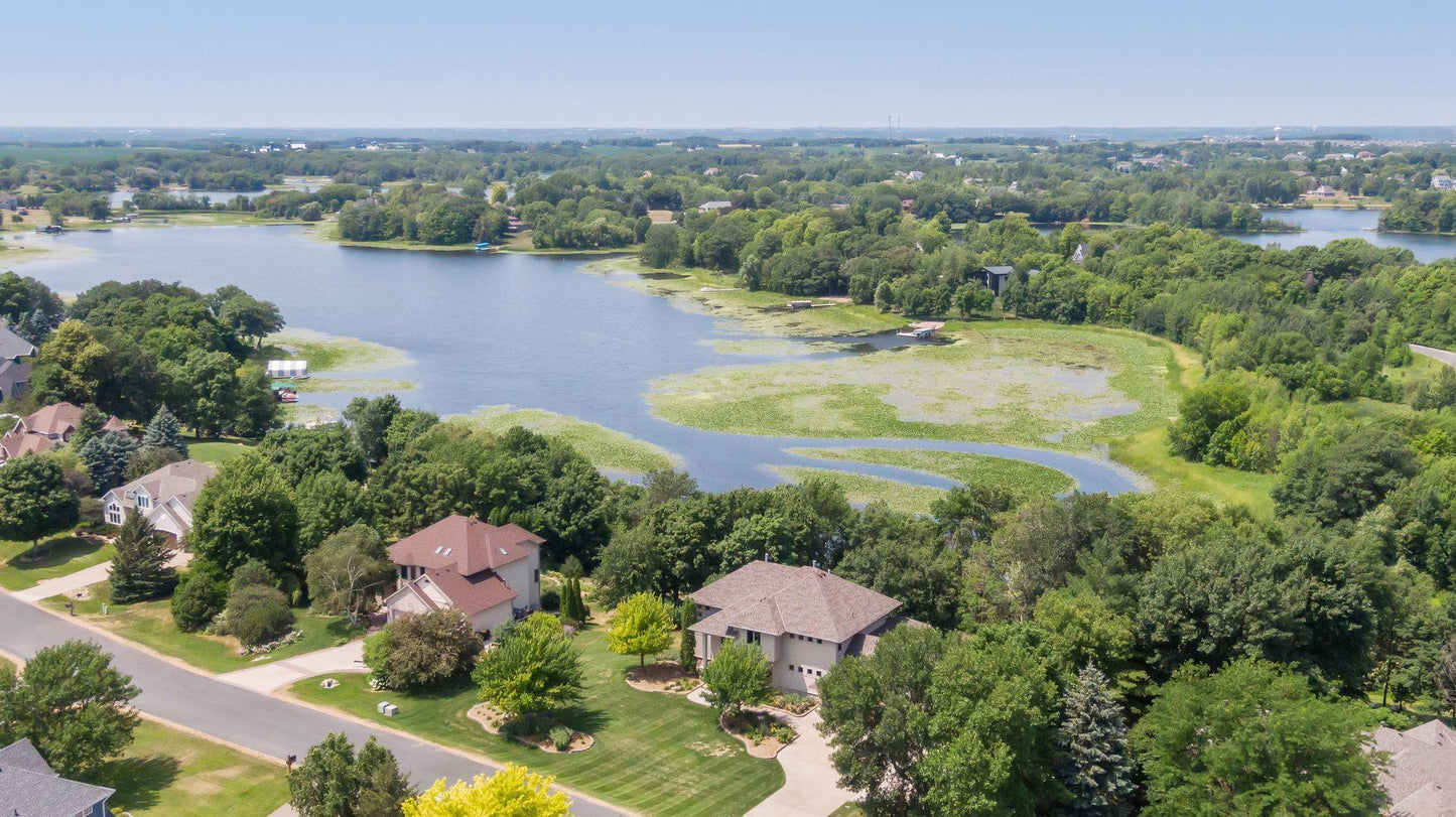 1017 Vista Ridge Lane, Shakopee, MN 55379