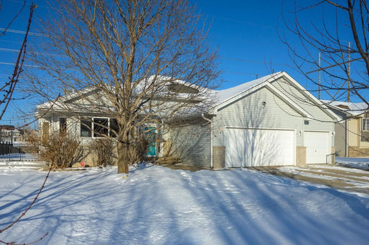 1430 Esterly Oaks Drive, Hanover, MN 55341