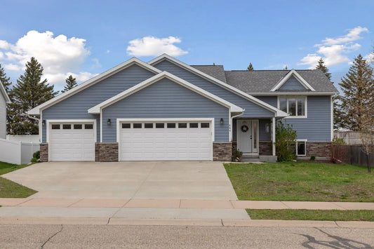 884 Forest Edge Drive, Jordan, MN 55352