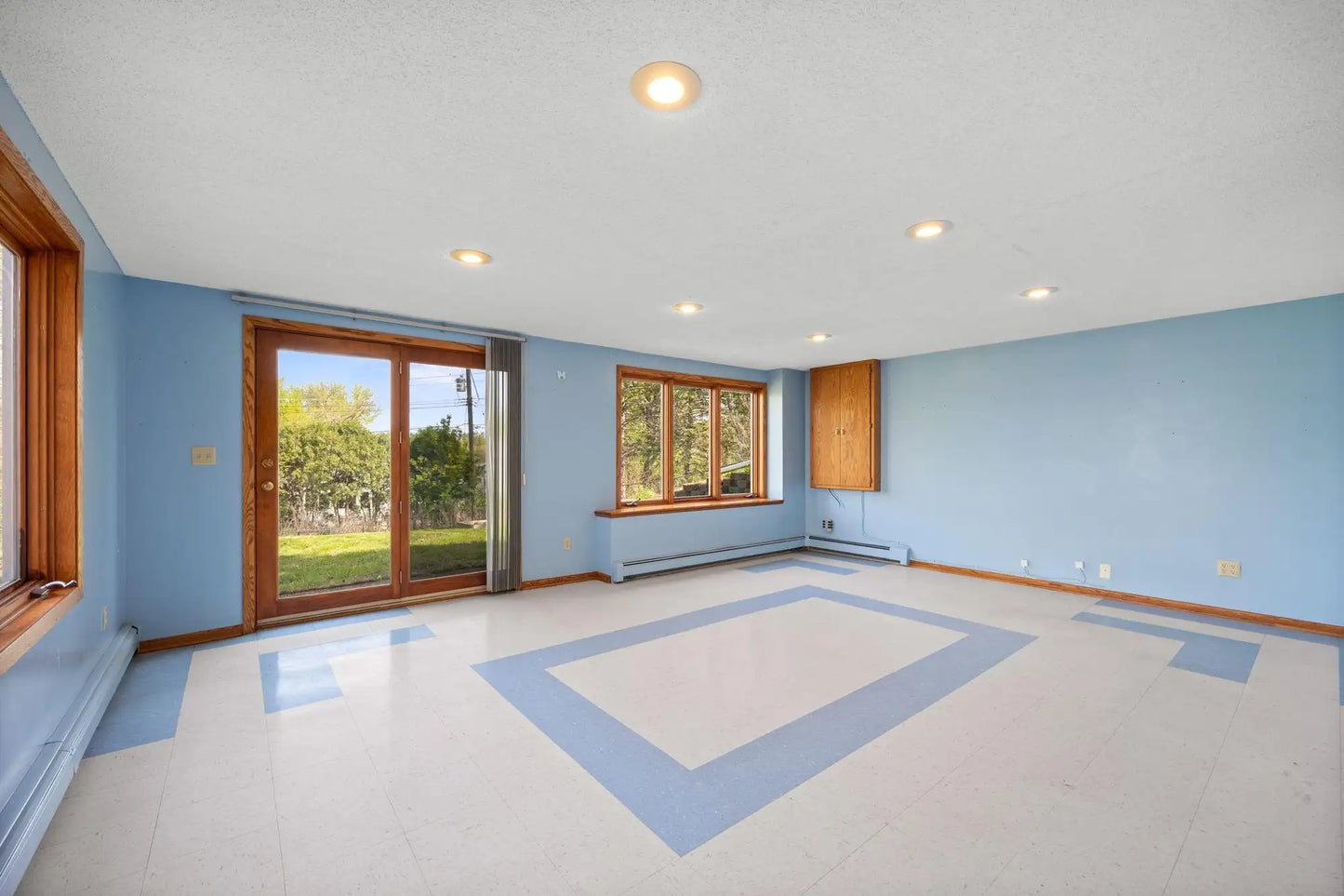 2604 River Hills Drive, Burnsville, MN 55337