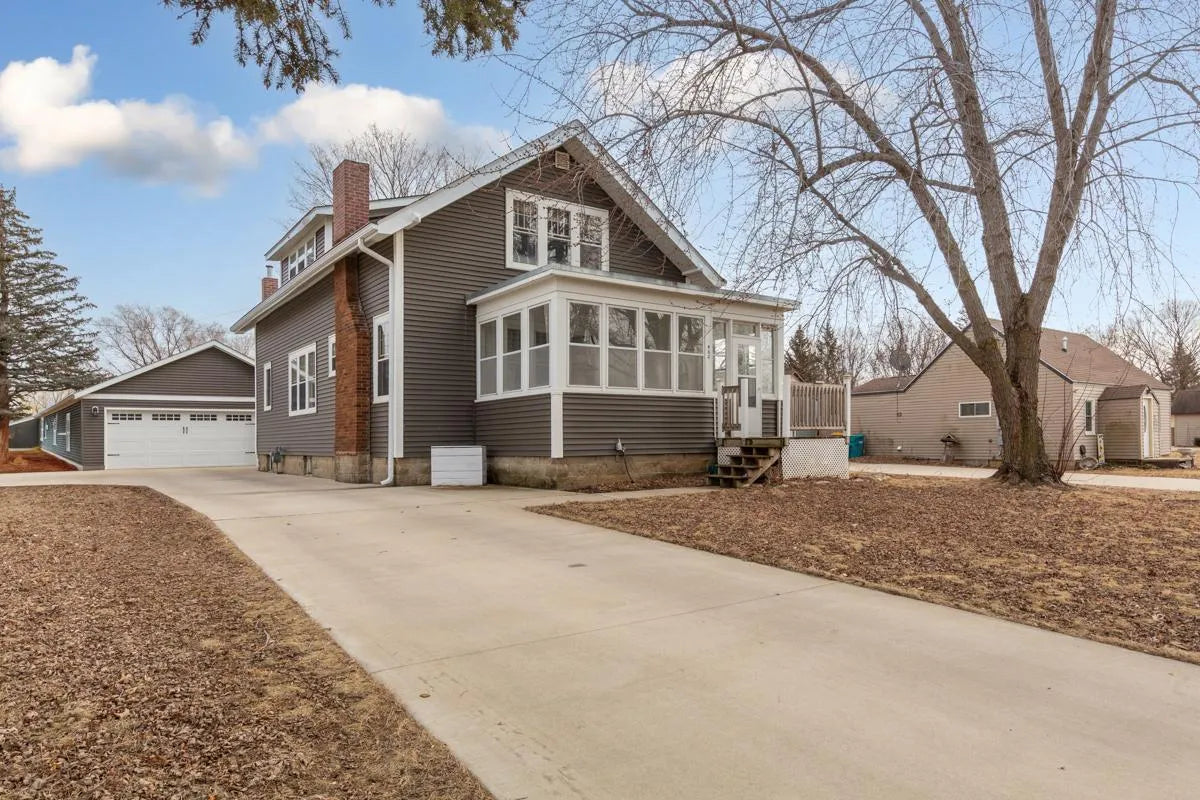 402 Main Street, Medford, MN 55049