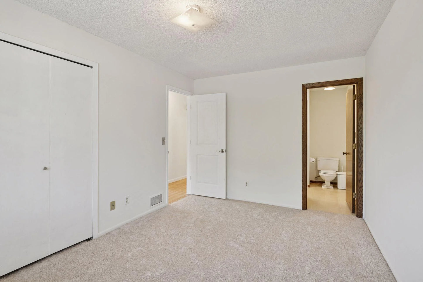 8280 Cypress Lane, Eden Prairie, MN 55347