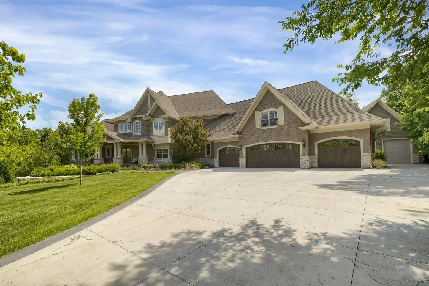 22065 Oakdale Drive, Corcoran, MN 55374