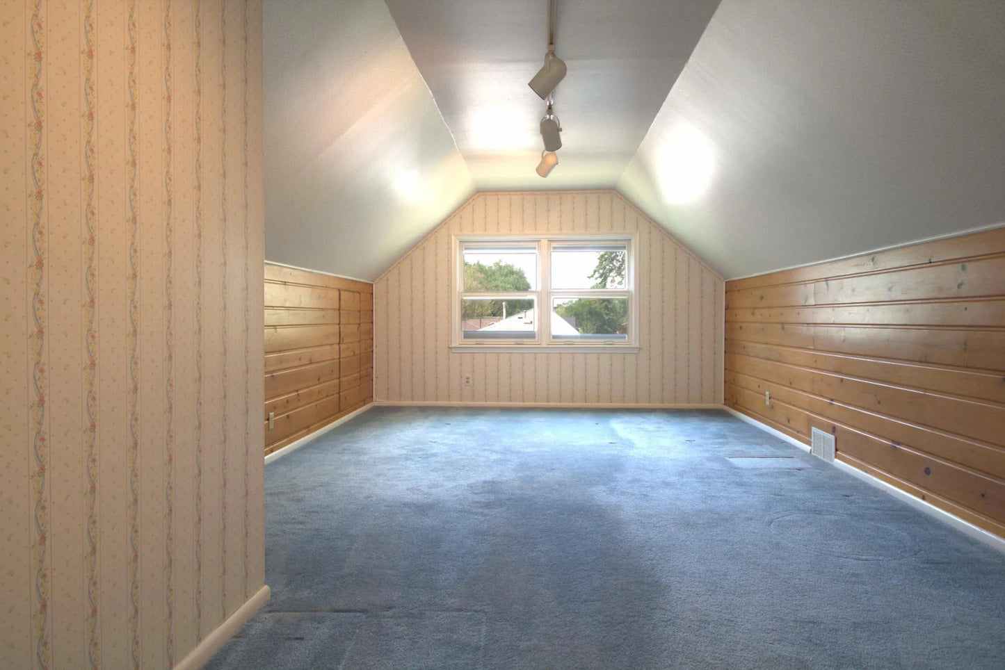 8242 Upton Avenue, Bloomington, MN 55431