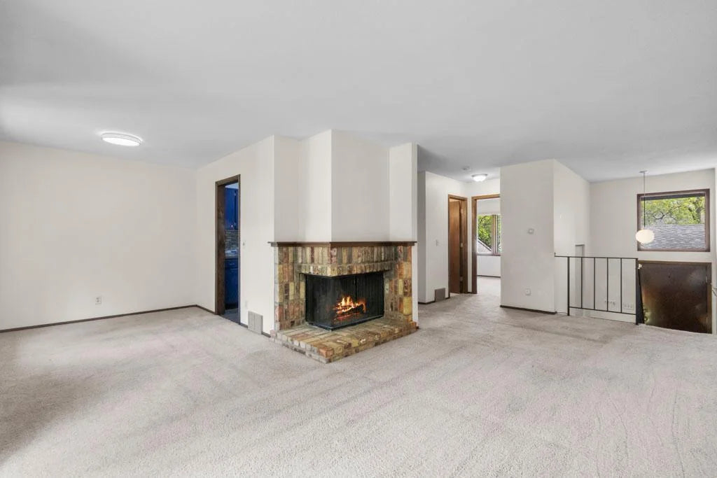 147 River Woods Lane, Burnsville, MN 55337