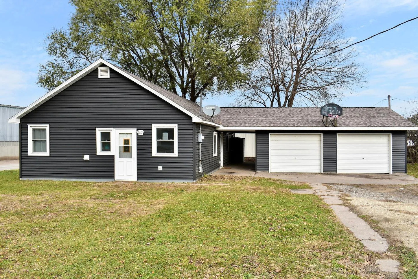 4864 6th Street, Goodview, MN 55987