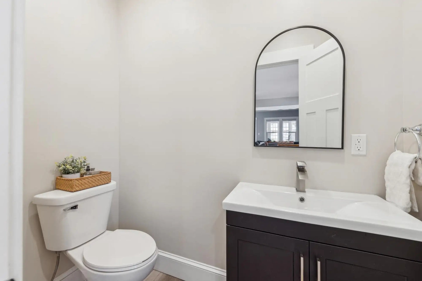 1061 Oxford Street, Saint Paul, MN 55103