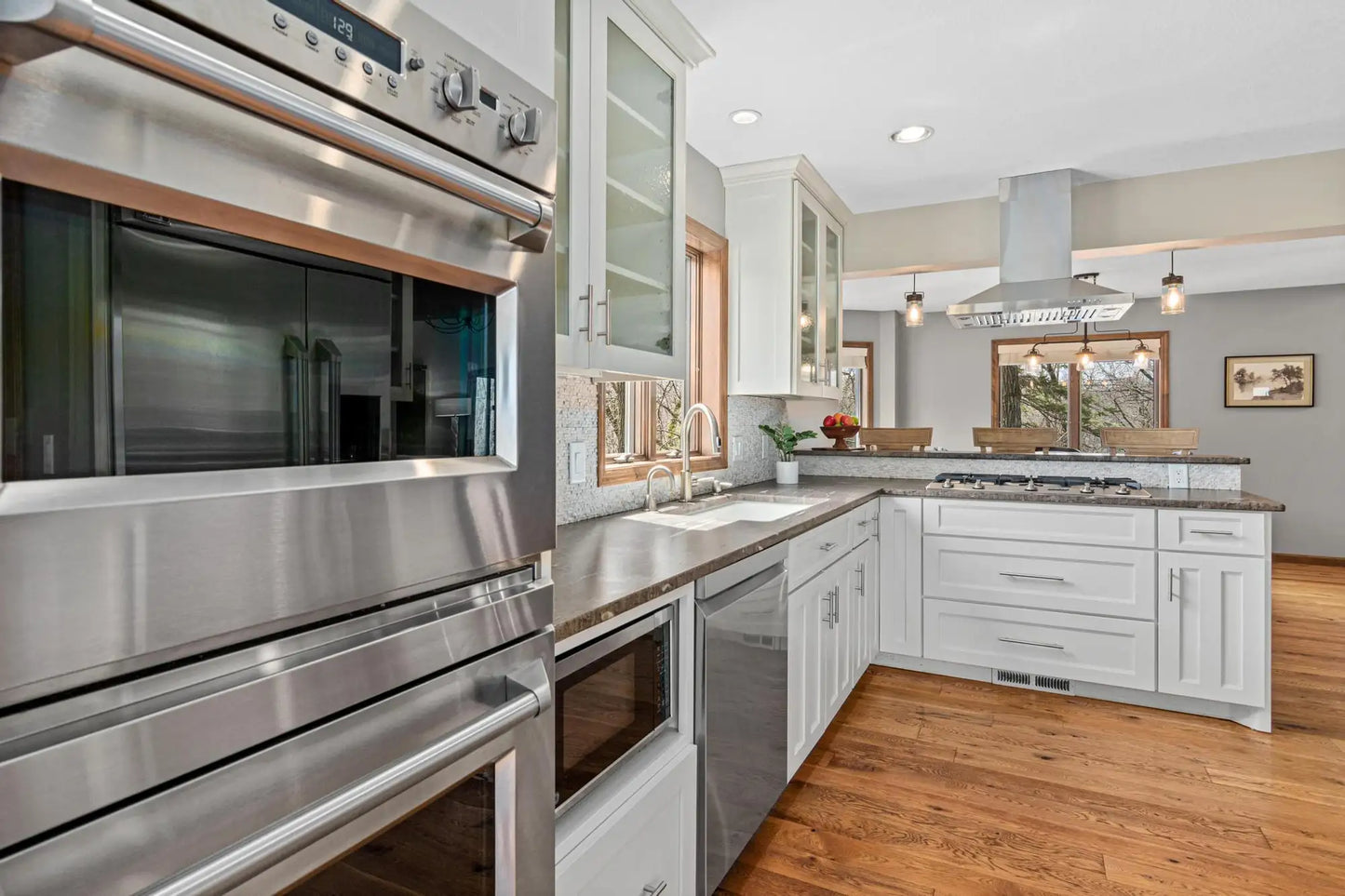 130 Wildwood Bay Drive, Mahtomedi, MN 55115
