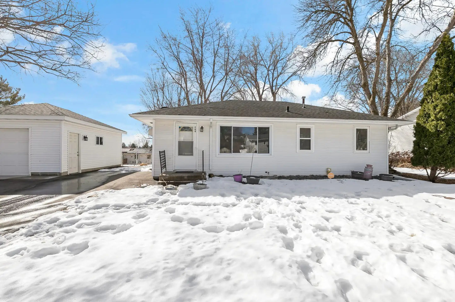 264 Pinewood Drive, Apple Valley, MN 55124