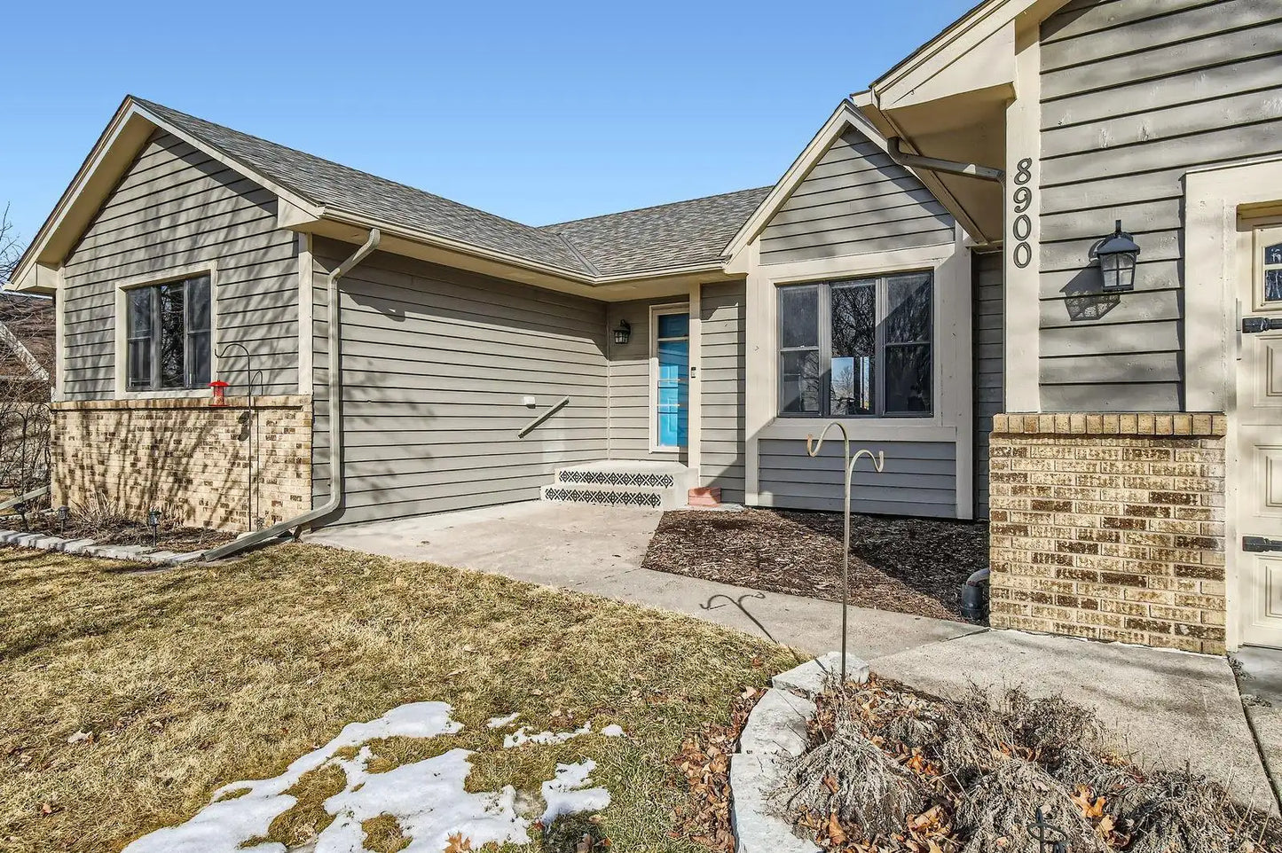 8900 Oakview Lane, Maple Grove, MN 55369