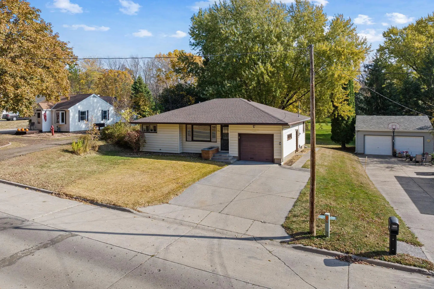 1061 Saint Paul Road, Owatonna, MN 55060