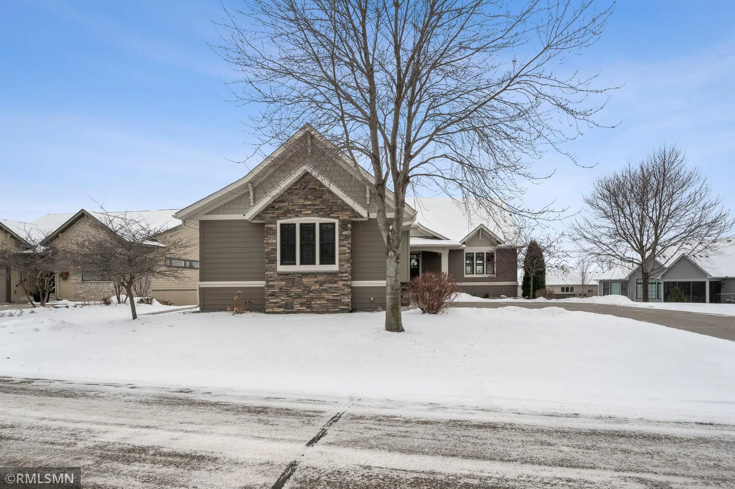 2 Osprey Court, North Oaks, MN 55127