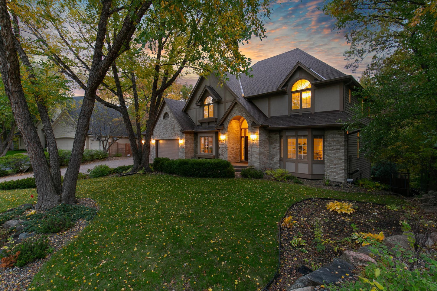 10979 Chapman Point, Eden Prairie, MN 55347