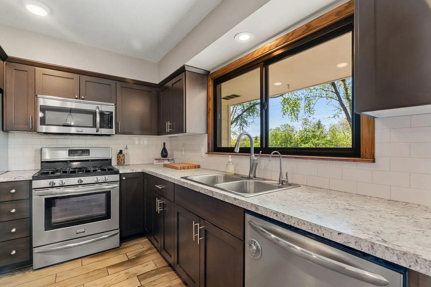 13621 Fairlawn Avenue, Apple Valley, MN 55124