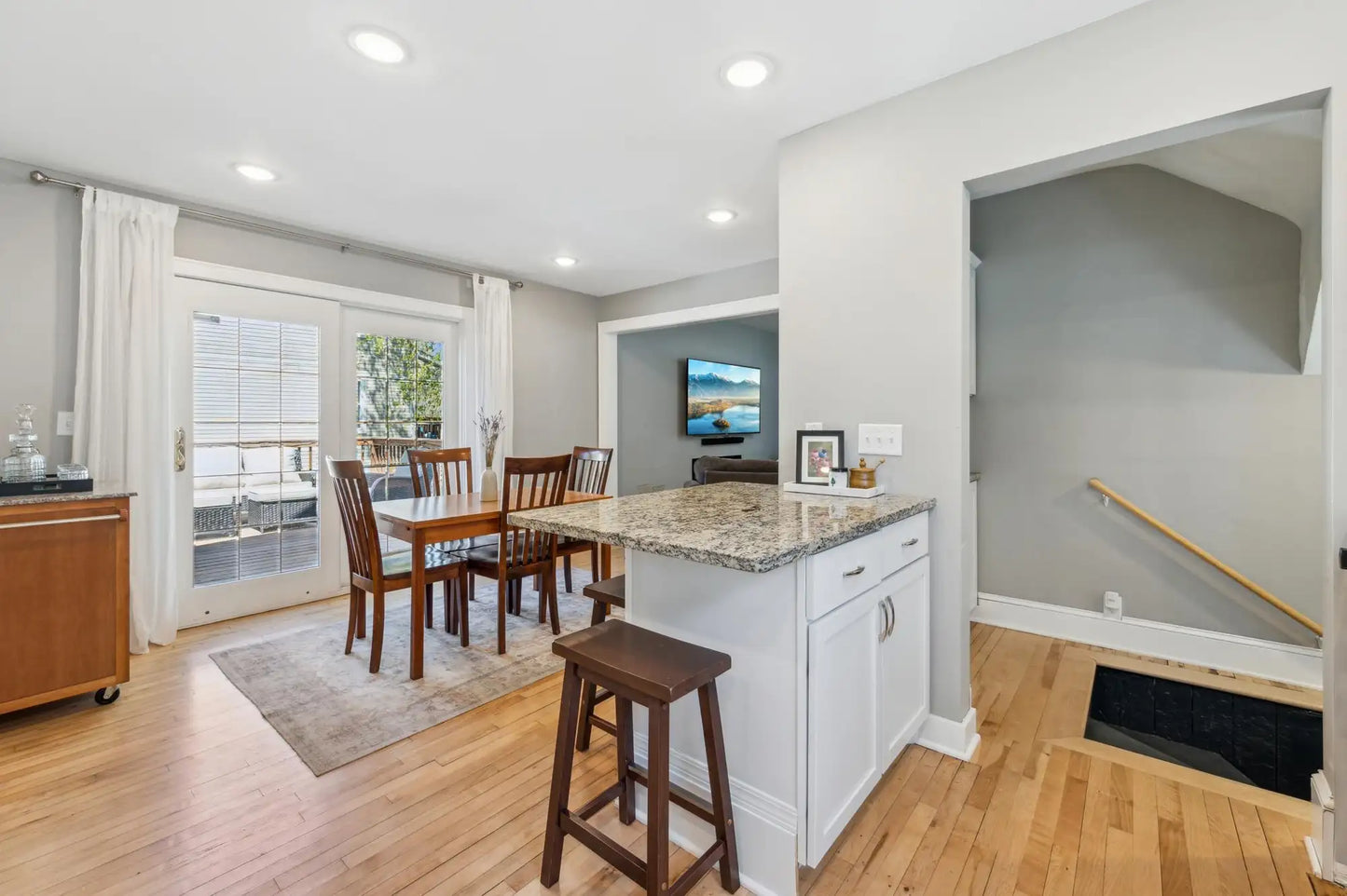 1061 Oxford Street, Saint Paul, MN 55103