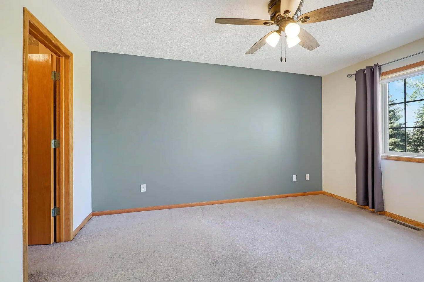 16861 Embers Avenue, Lakeville, MN 55024