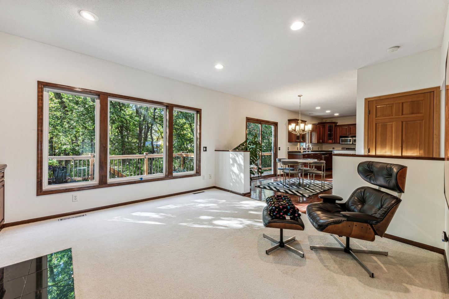 71 Eileen Circle, Burnsville, MN 55306