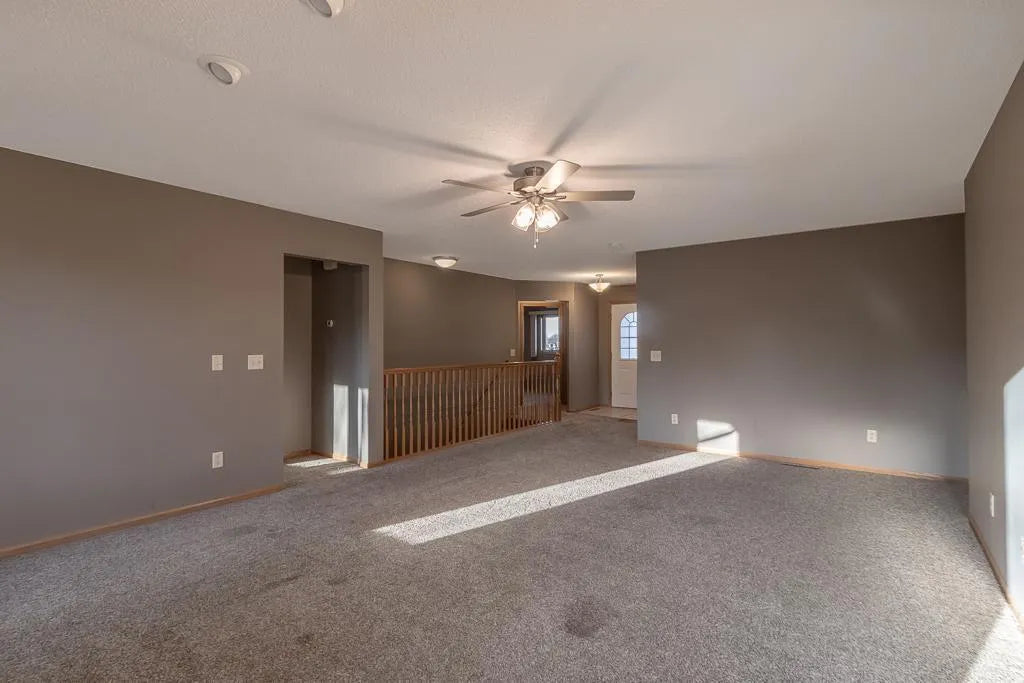 1733 Bassett Drive, Mankato, MN 56001