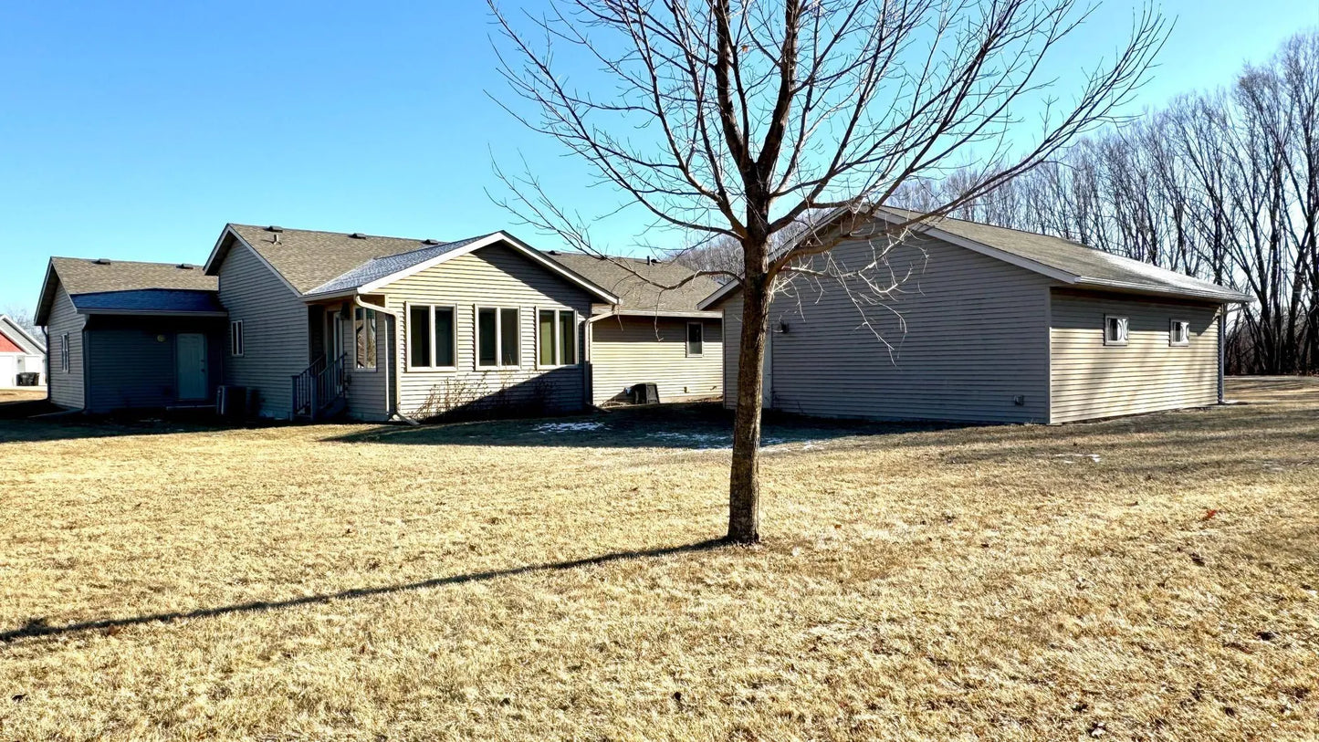 277 Maple Ridge Drive, Henderson, MN 56044