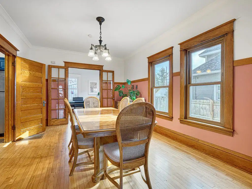 1183 Thomas Avenue, Saint Paul, MN 55104