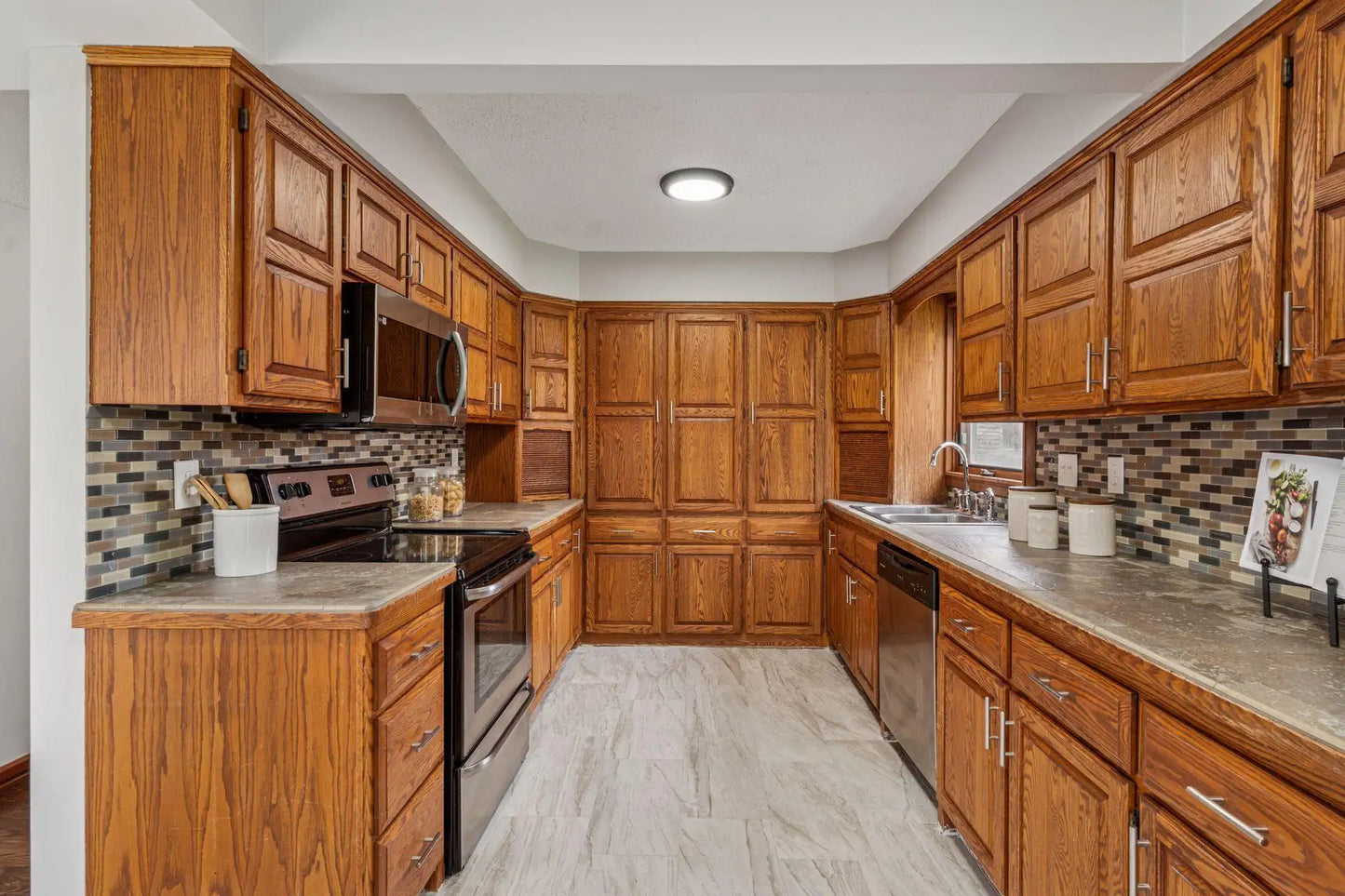 8072 Jocelyn Avenue, Cottage Grove, MN 55016