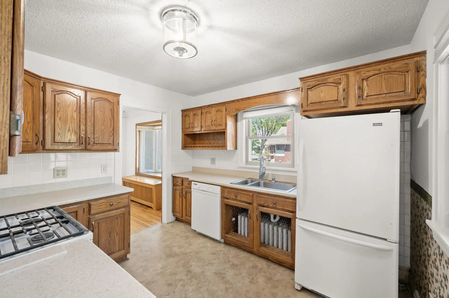 304 Warwick Street, Saint Paul, MN 55105