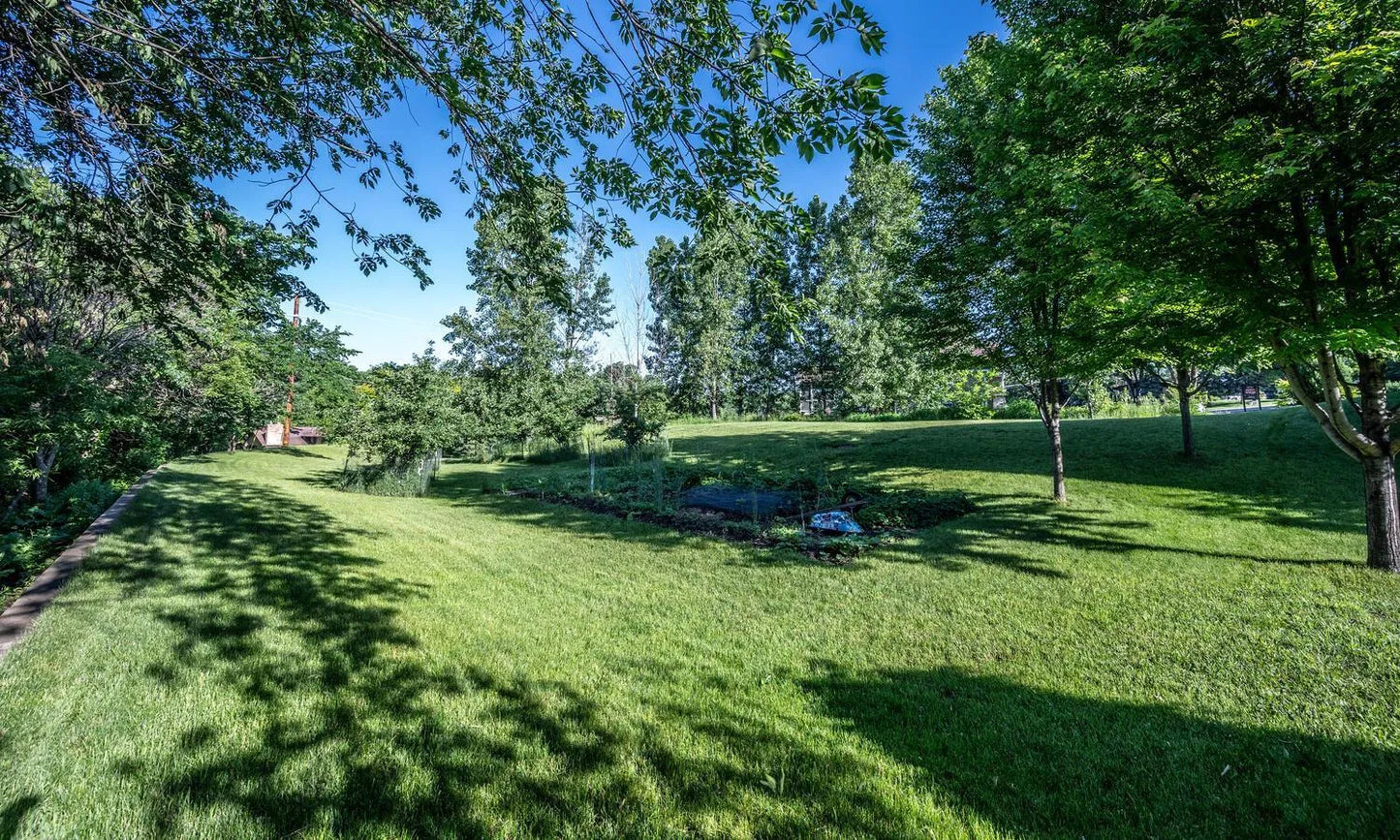 450x Overlook Drive, Bloomington, MN 55437