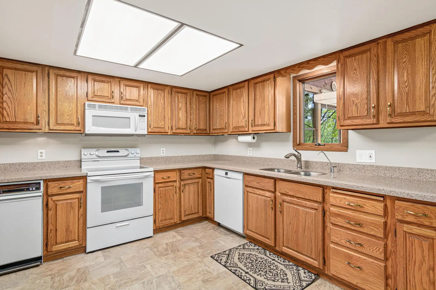 2316 Carver Avenue, Maplewood, MN 55119