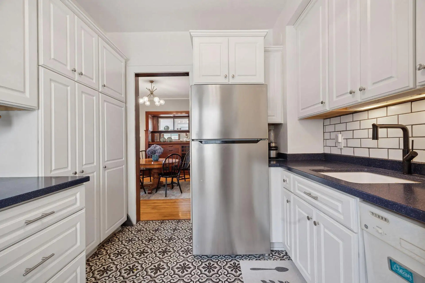 807 Hamline Avenue, Saint Paul, MN 55104