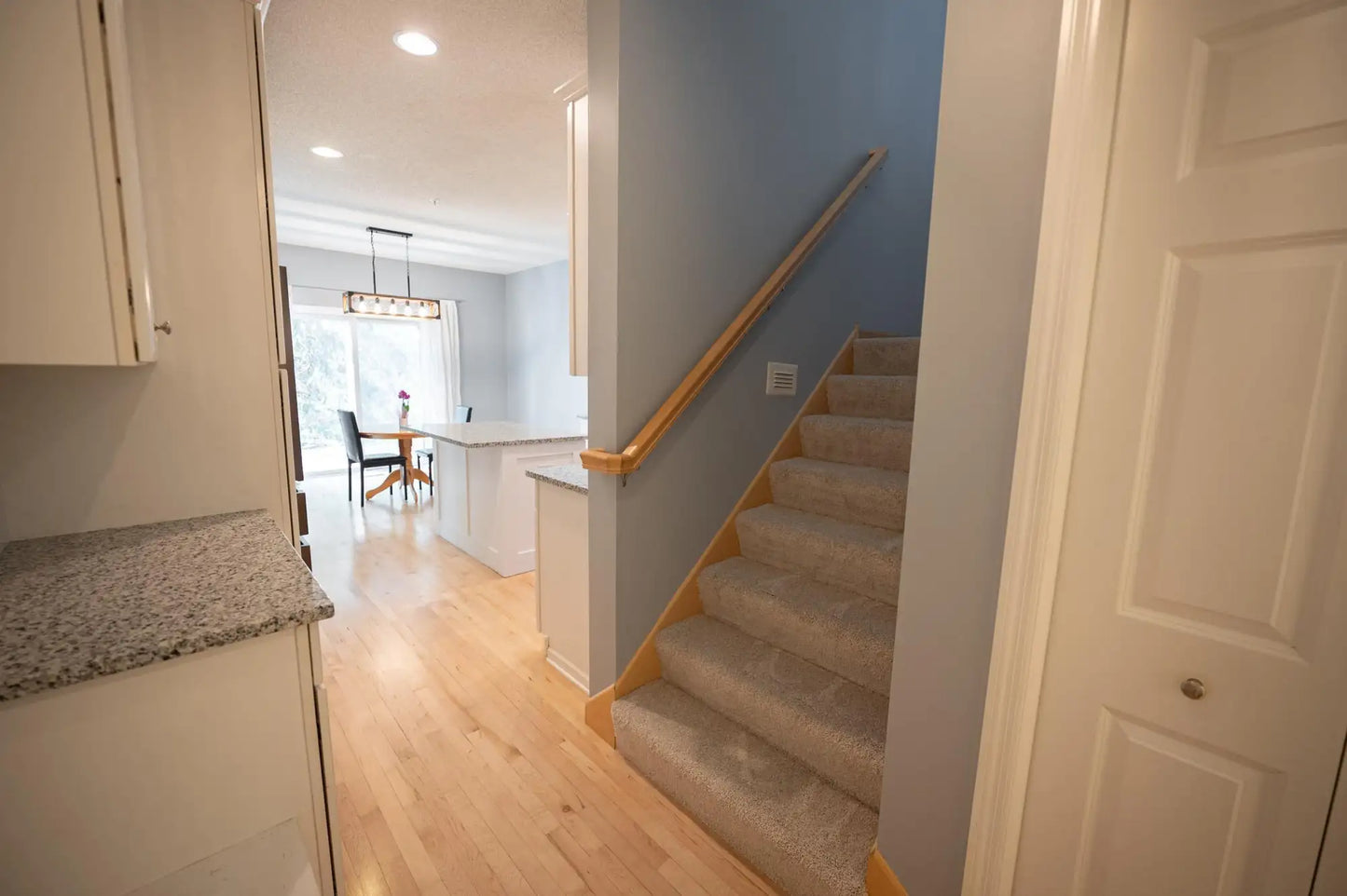 10100 Bridgehill Terrace, Eden Prairie, MN 55347