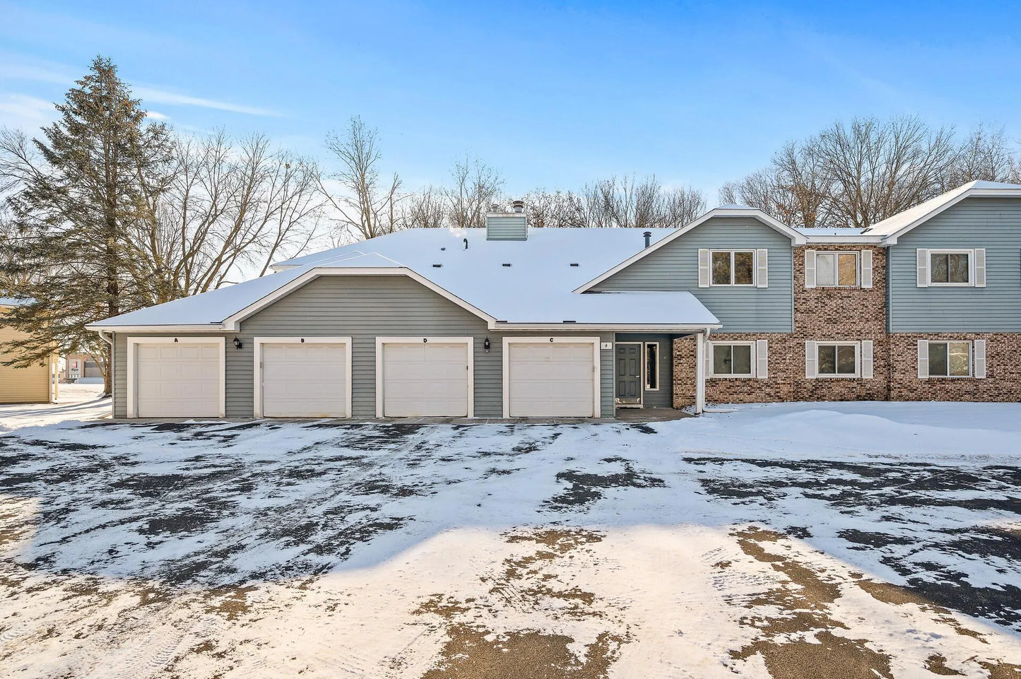 4 Crusader Avenue, West Saint Paul, MN 55118