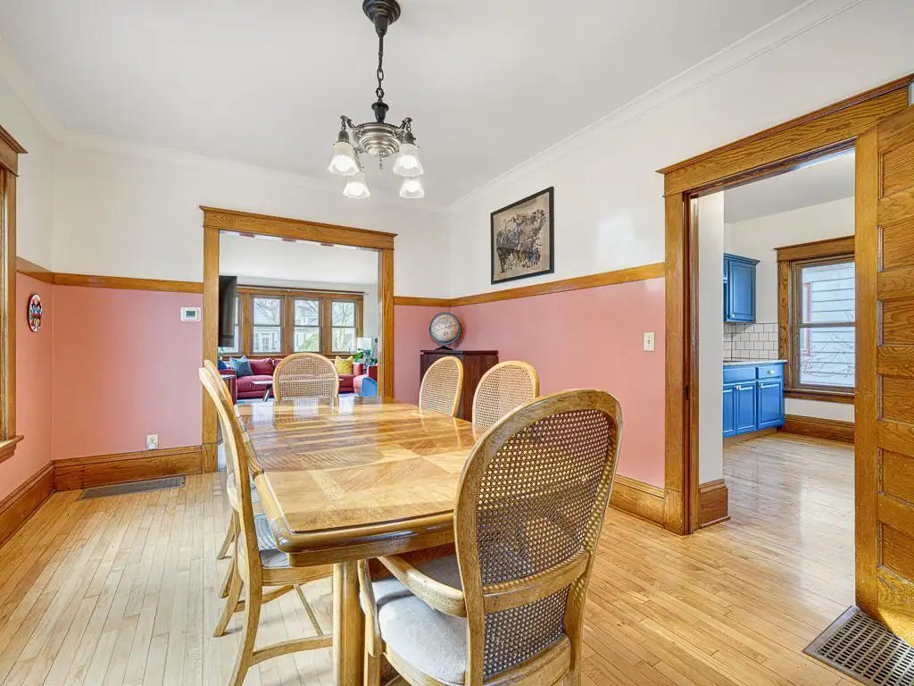 1183 Thomas Avenue, Saint Paul, MN 55104
