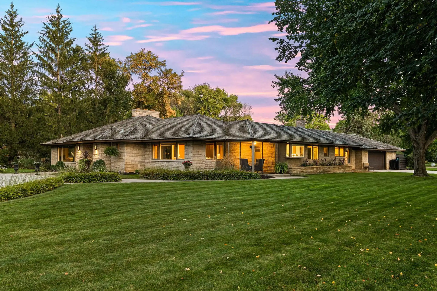 102 Wayside Road, Hopkins, MN 55343