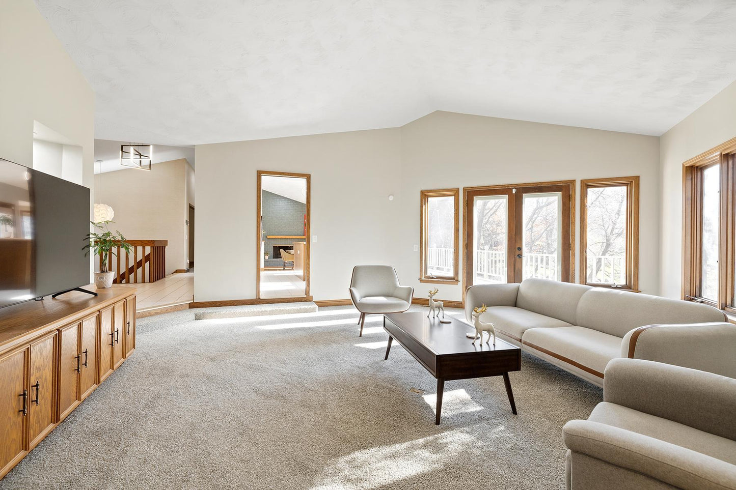 11593 Mount Curve Road, Eden Prairie, MN 55347