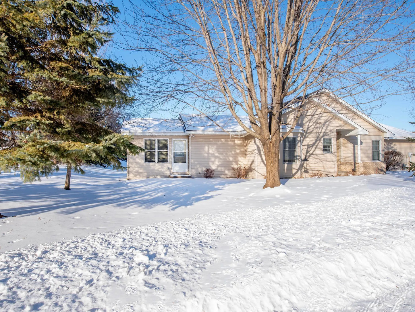 2138 Southwind Road, Maplewood, MN 55109