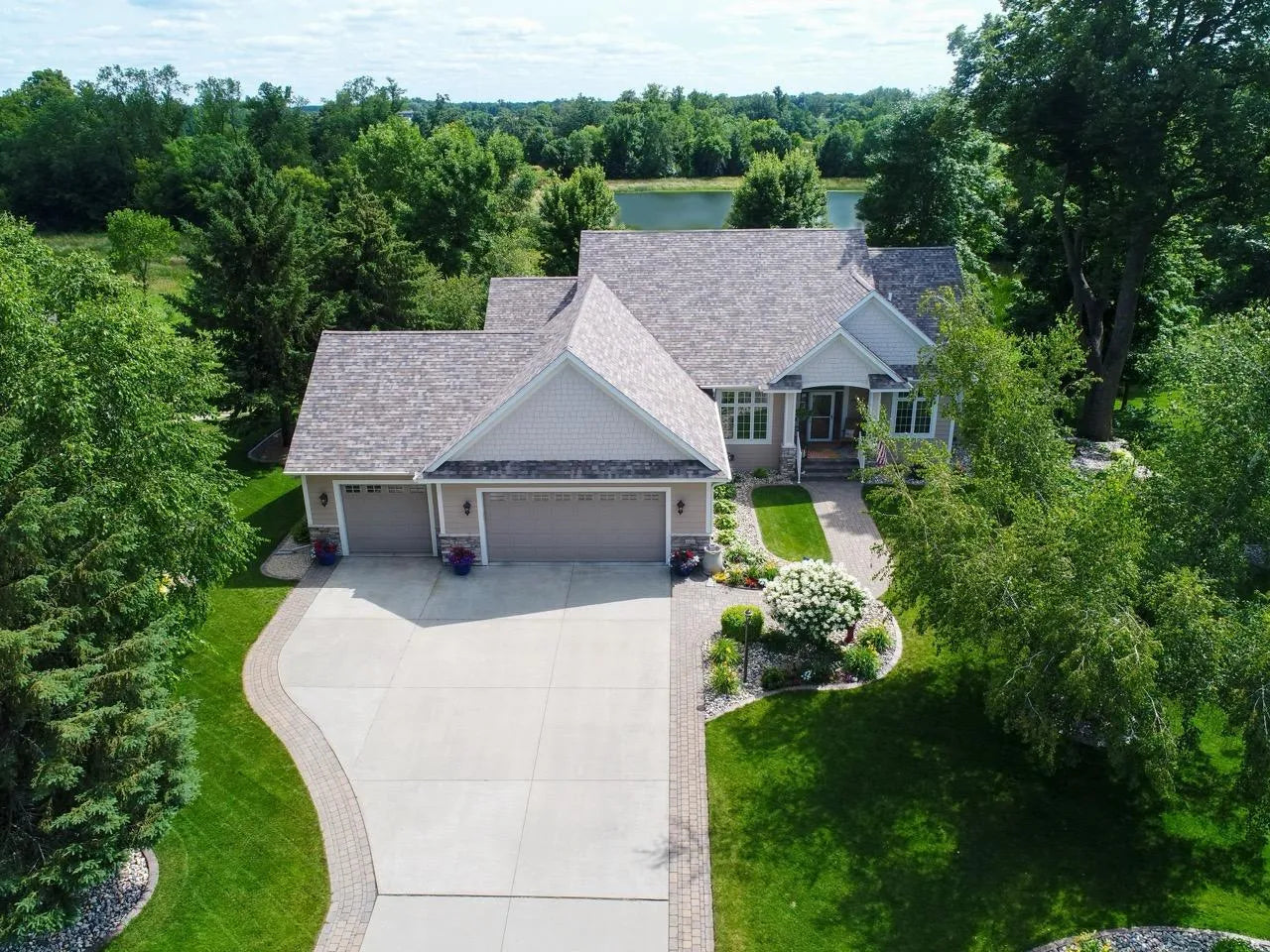 4424 Donway Drive, Alexandria, MN 56308