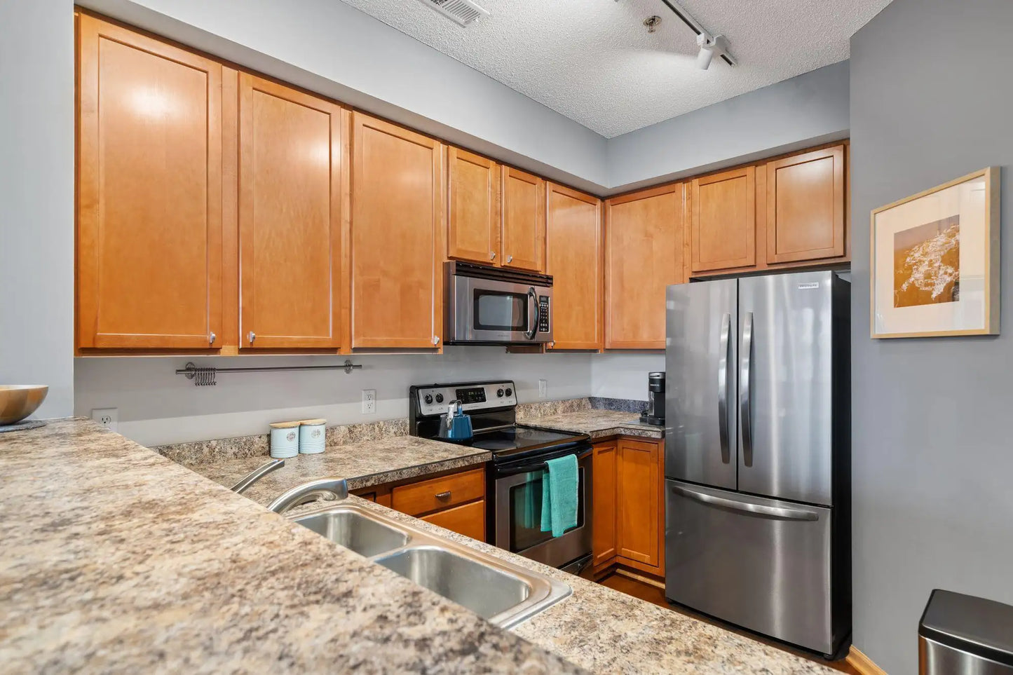 150 Burnsville Parkway, Burnsville, MN 55337