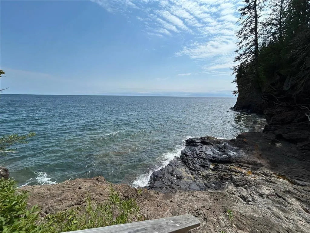 2459 Cliff View Circle, Two Harbors, MN 55616