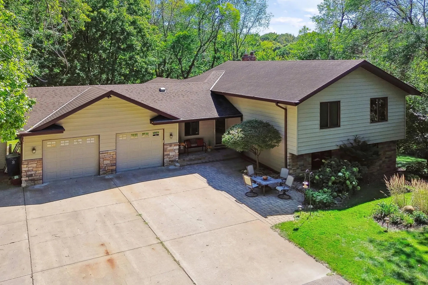 4110 Juneau Lane, Plymouth, MN 55446