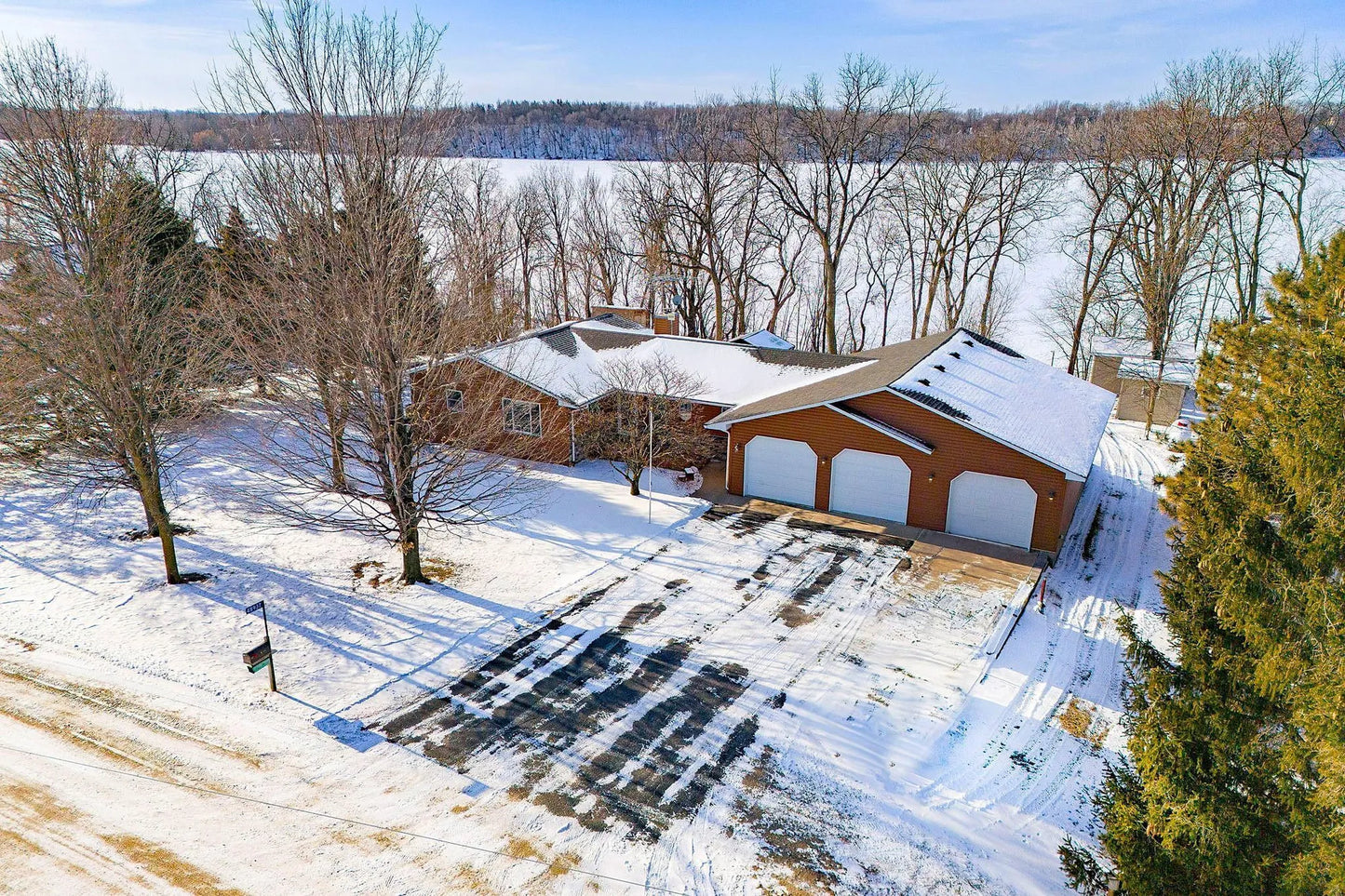 48937 North Shore Road, Waterville, MN 56096