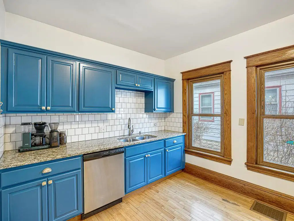1183 Thomas Avenue, Saint Paul, MN 55104