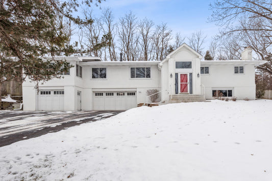 32 Duck Pass Road, North Oaks, MN 55127