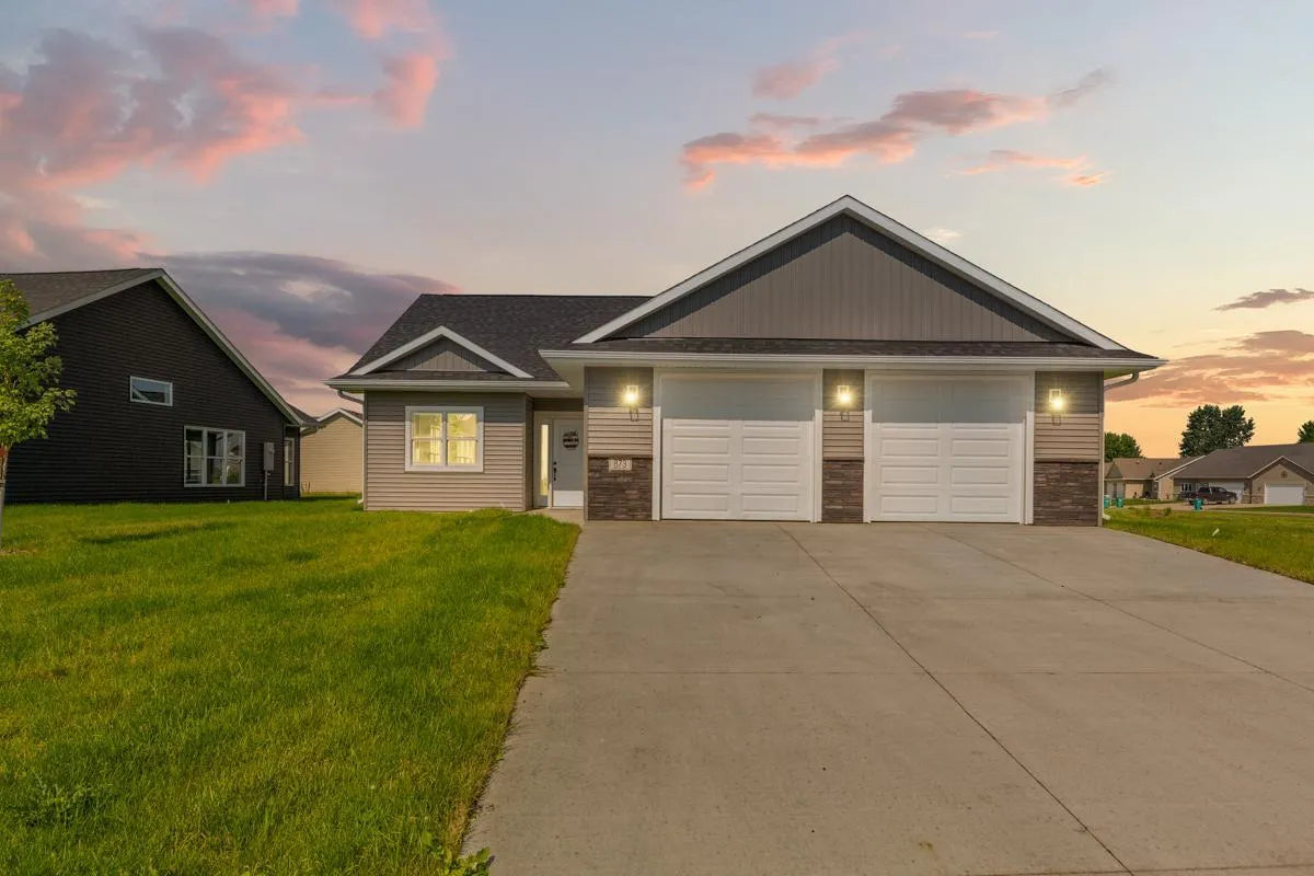 873 Escalade Lane, Owatonna, MN 55060