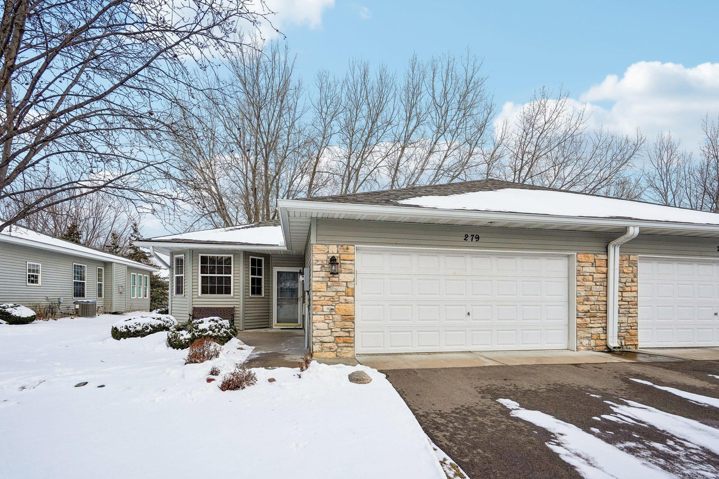 279 100th Court, Blaine, MN 55434