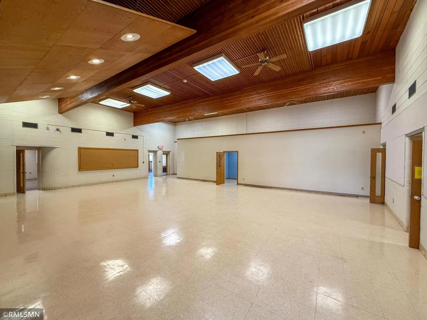 555 East Avenue, Zumbrota, MN 55992
