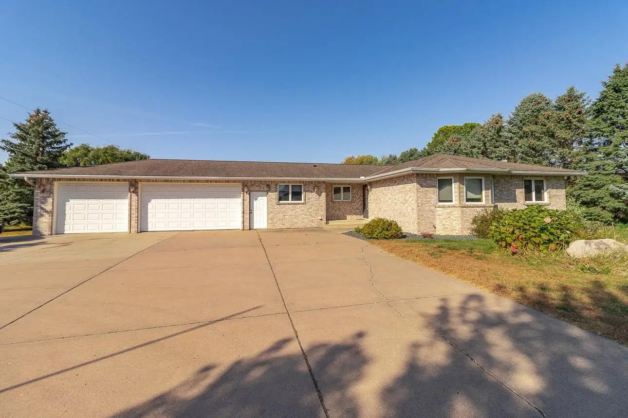 15825 Freeborn Avenue, Hastings, MN 55033