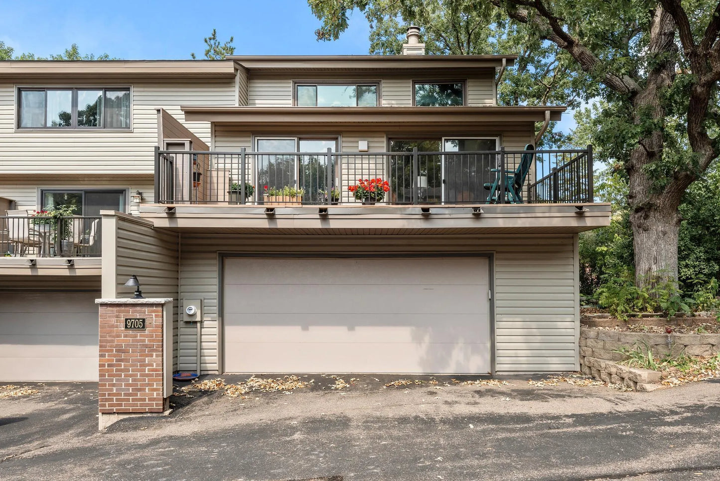 9705 Mill Creek Drive, Eden Prairie, MN 55347