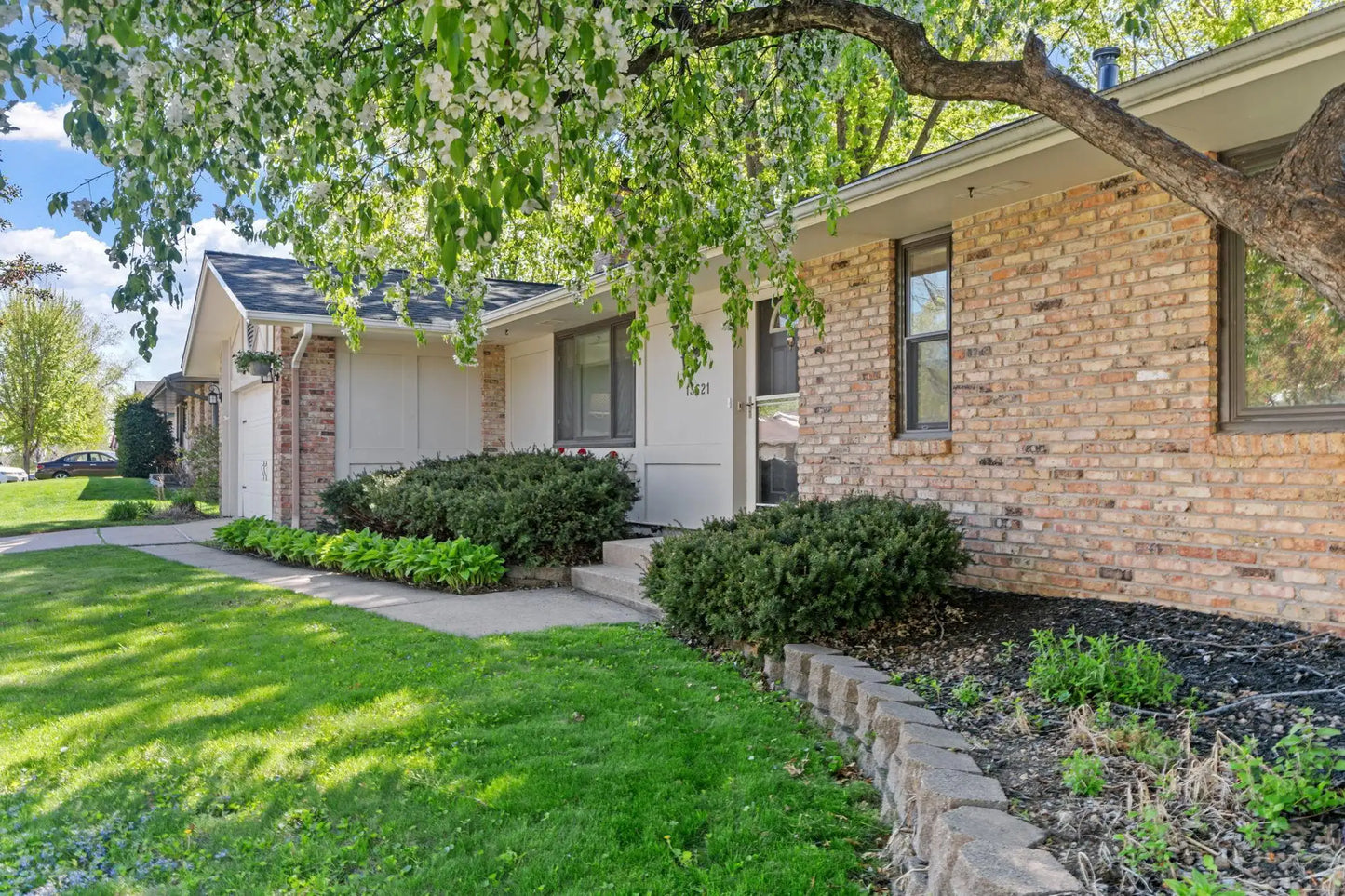 13621 Fairlawn Avenue, Apple Valley, MN 55124