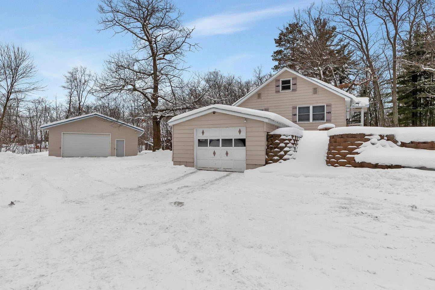 3587 State Highway 84 , Longville, MN 56655